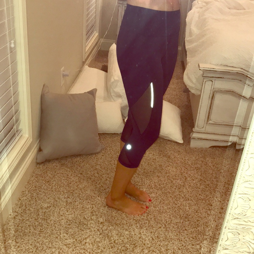 Lululemon fast as light crops